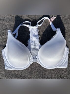 NWT🌷(34C) Victoria's Secret Body by Victoria Lightly Lined Lace Racerback Bra